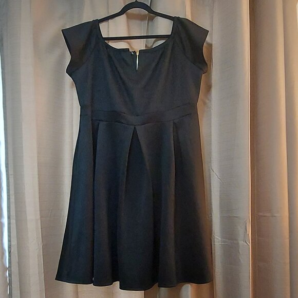 Lalagen Dresses & Skirts - Lalagen Little Black Dress